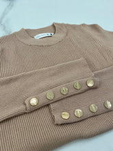 Load image into Gallery viewer, CAMEL Round Neck Sweater
